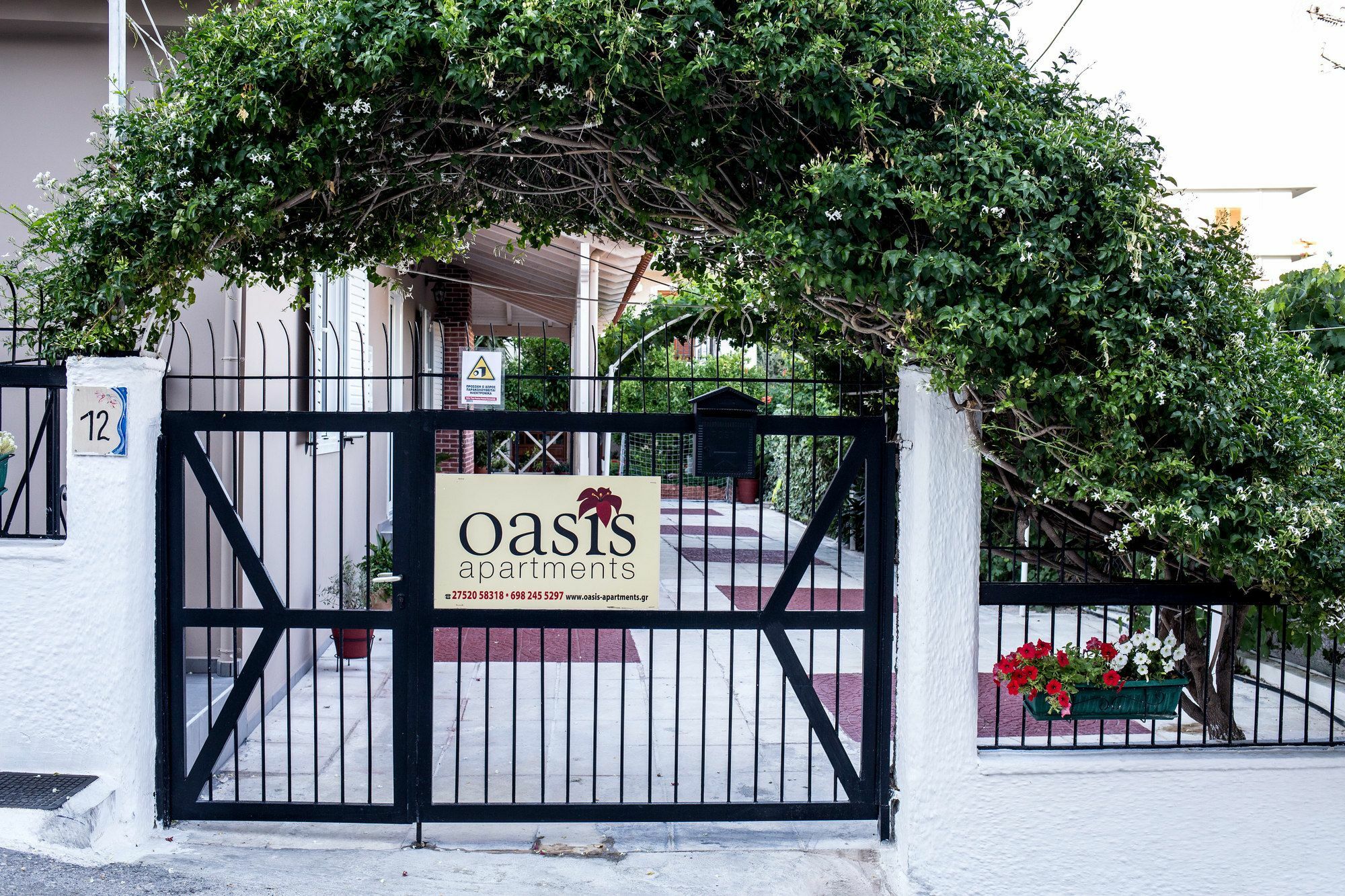 Oasis Apartments Tolo Exterior photo